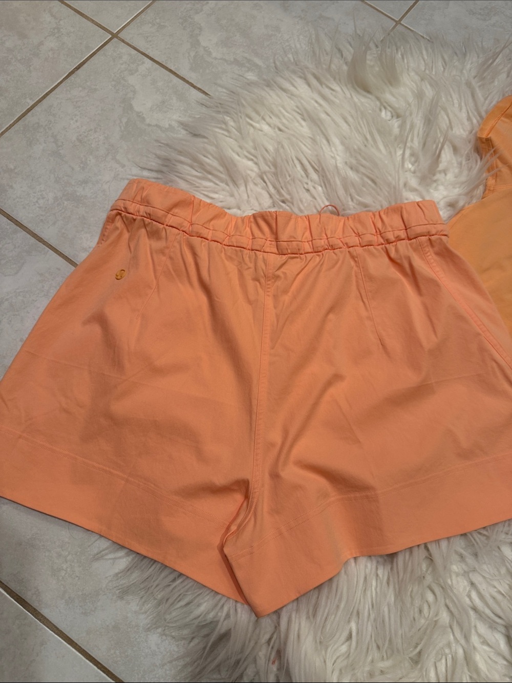 Lululemon Peach Color Short Set - Picture 4 of 6
